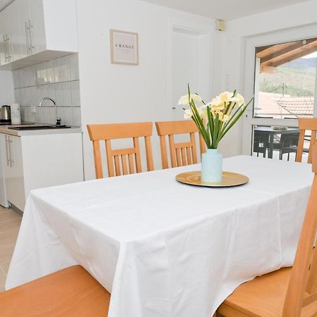 Apartments Dora Яйце Экстерьер фото
