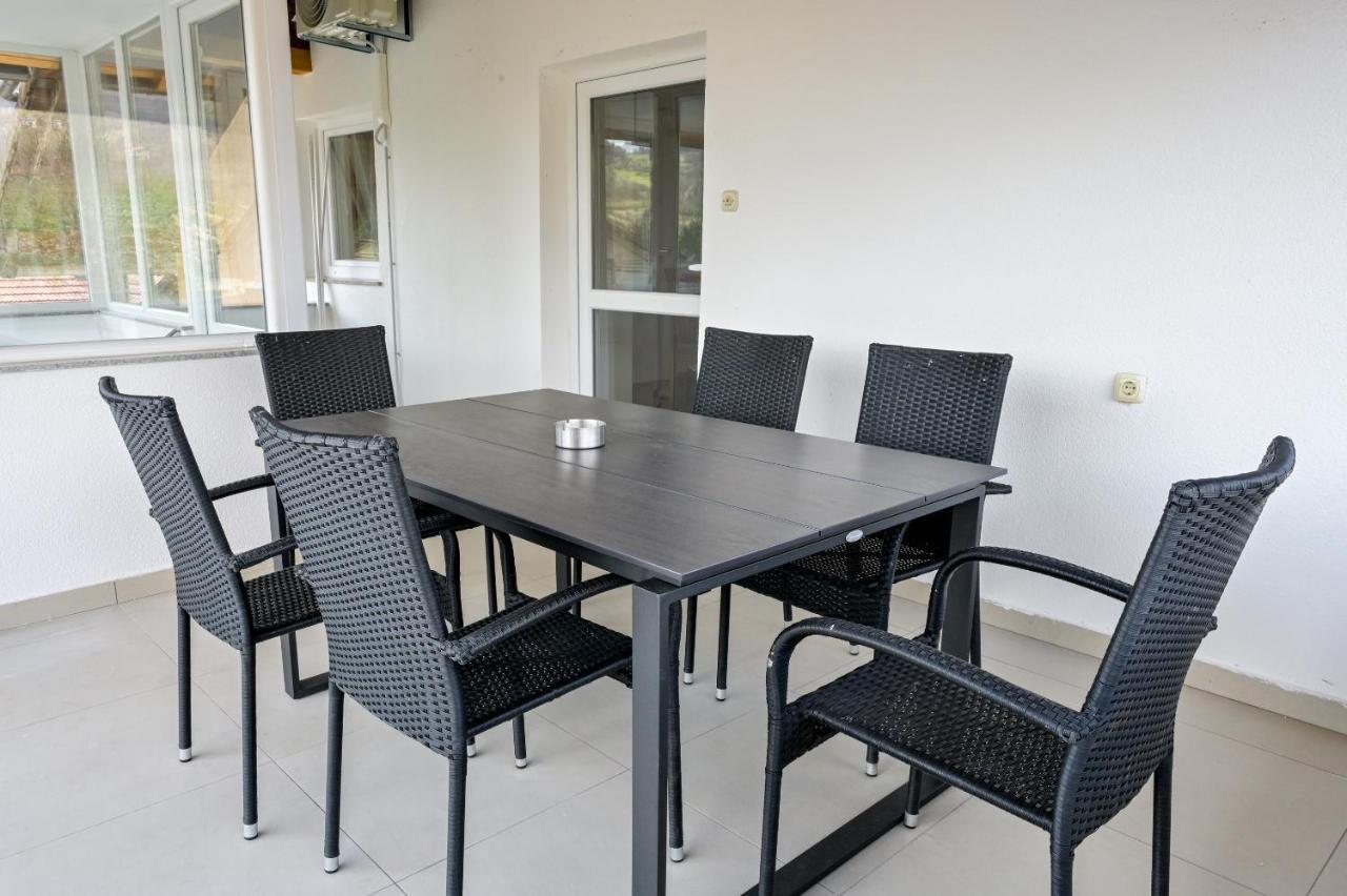 Apartments Dora Яйце Экстерьер фото