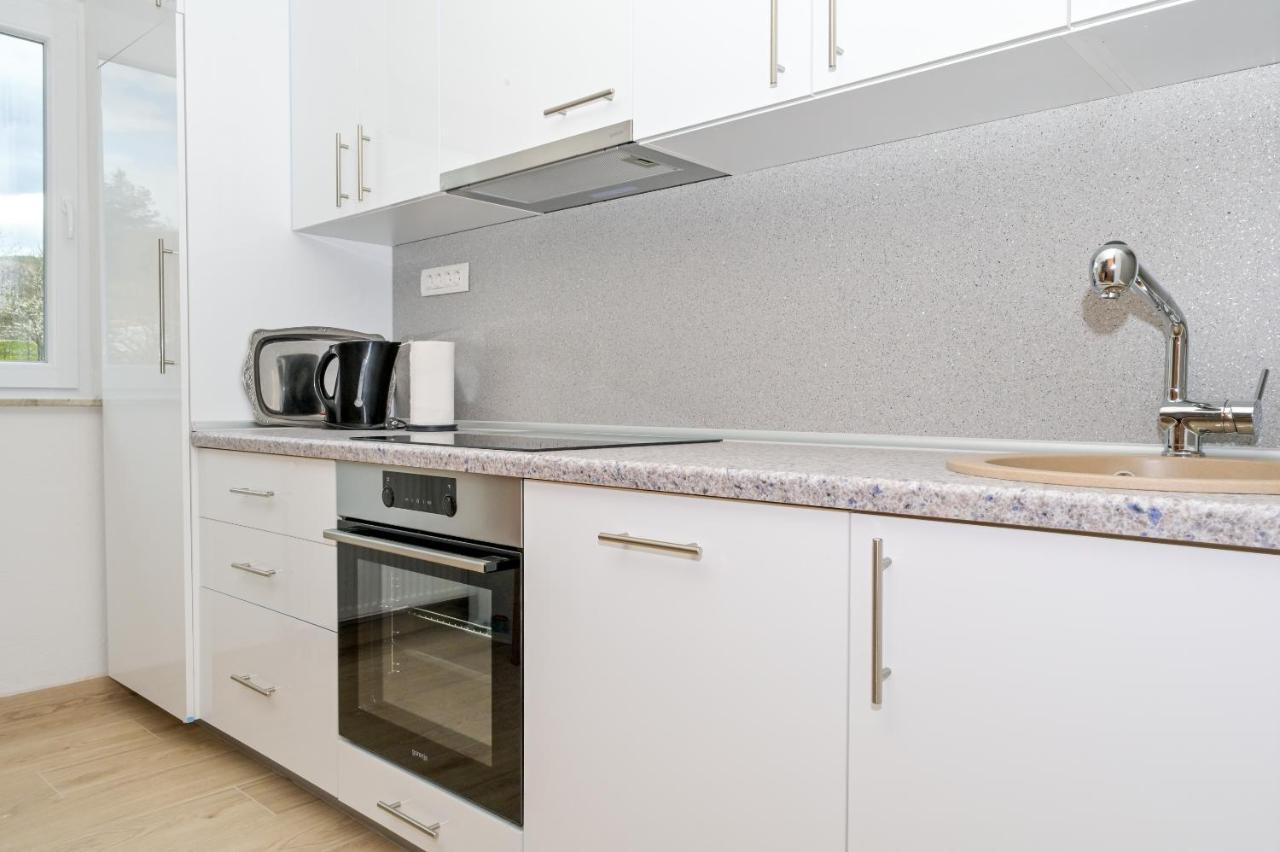 Apartments Dora Яйце Экстерьер фото