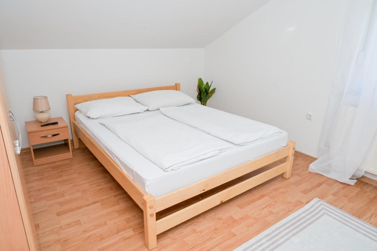 Apartments Dora Яйце Экстерьер фото